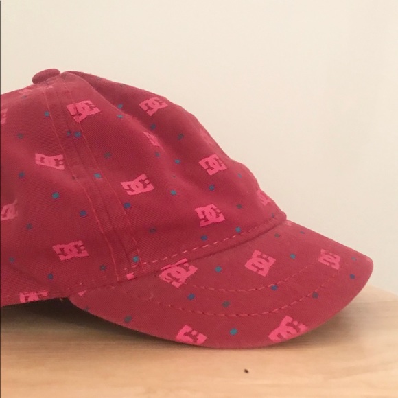 DC short beak snap back cap - Picture 2 of 3